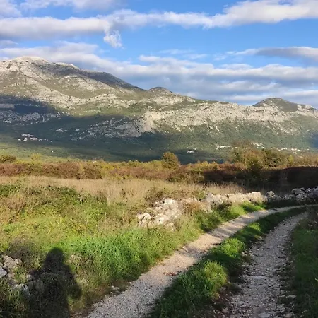 Uros In Nature With Pool * Lovorno