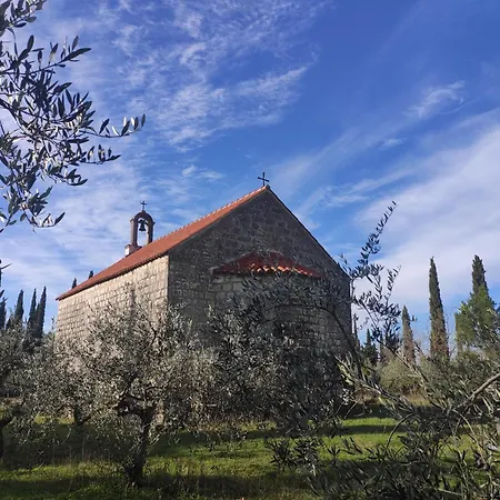 Uros In Nature With Pool Lägenhet *