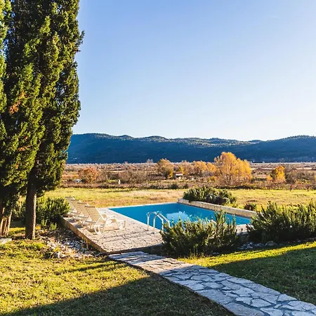 Uros In Nature With Pool Lägenhet *