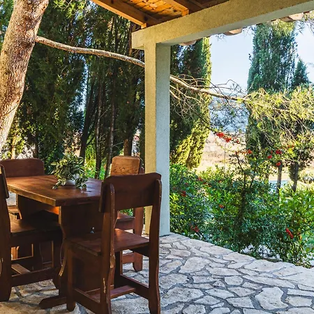 Uros In Nature With Pool * Lovorno