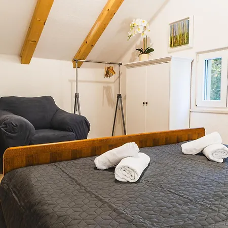 Uros In Nature With Pool Lägenhet Lovorno