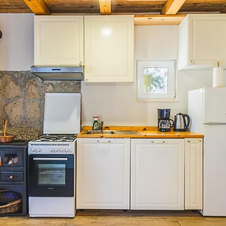 Uros In Nature With Pool Lägenhet *